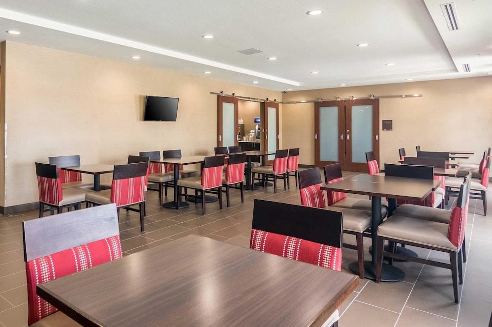 אוקלהומה סיטי Comfort Suites Fairgrounds West מראה חיצוני תמונה